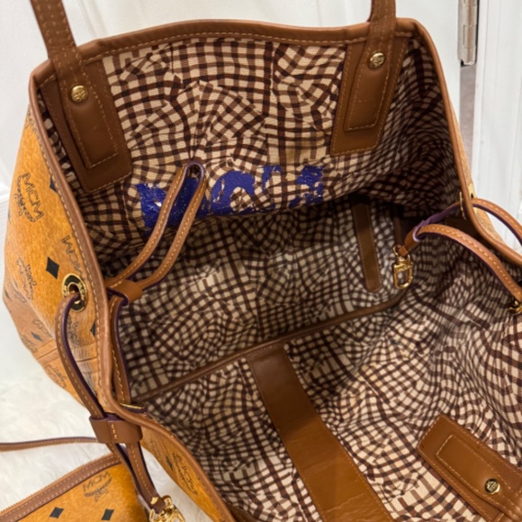 MCM Liz reversible tote MEDIUM and pouch - Picture 3 of 9